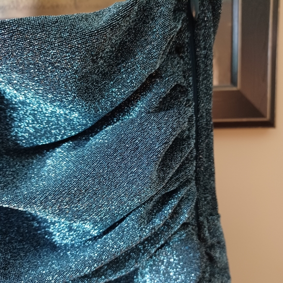 Blue dress, long with shimmer and one shoulder, side zipper with slit on side. - Picture 6 of 6